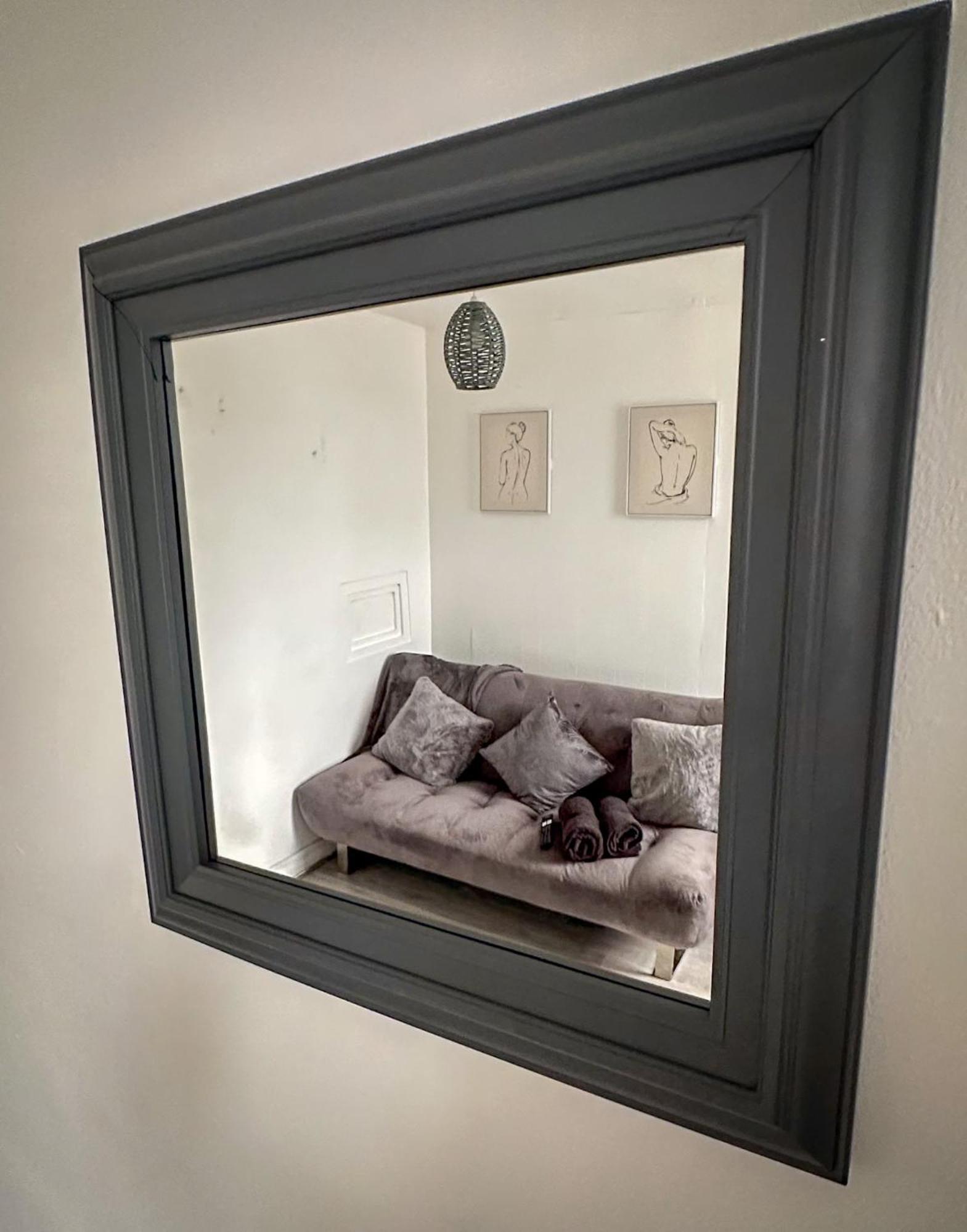 A Stylish In The Heart Of The Apartment *